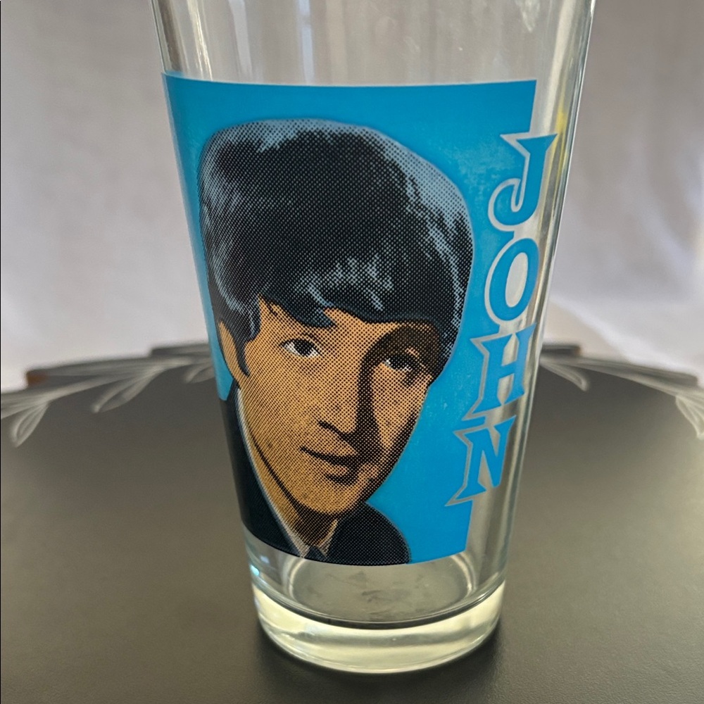 Colorful Beatles Glass Set - Picture 2 of 9